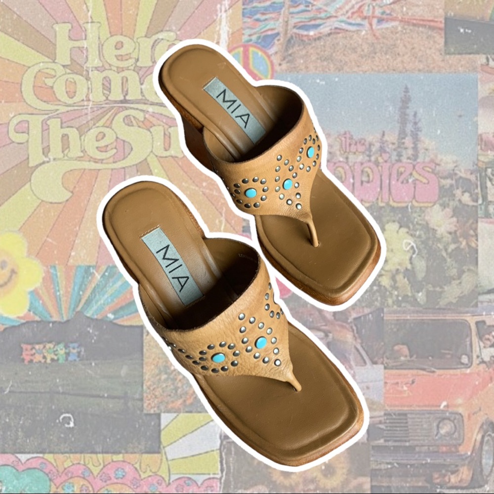 Vintage Y2K Chunky Wooden Sandals with Turquoise Details - Picture 3 of 4